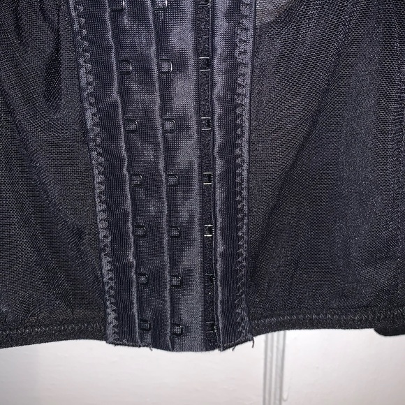 Vintage corset top fits small/medium - Picture 6 of 6